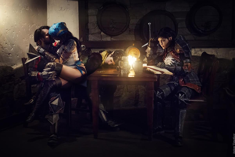 Illustration for article titled Dragon Age Cosplay Gets Hammered, Makes Out